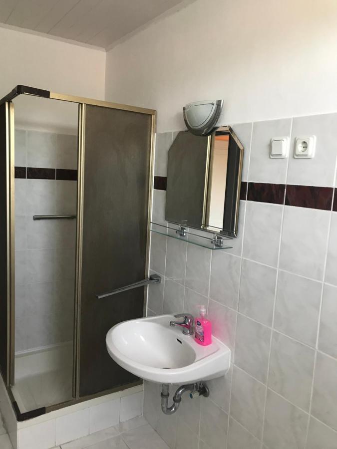 Francoise Szallo Balatonlelle Exteriör bild