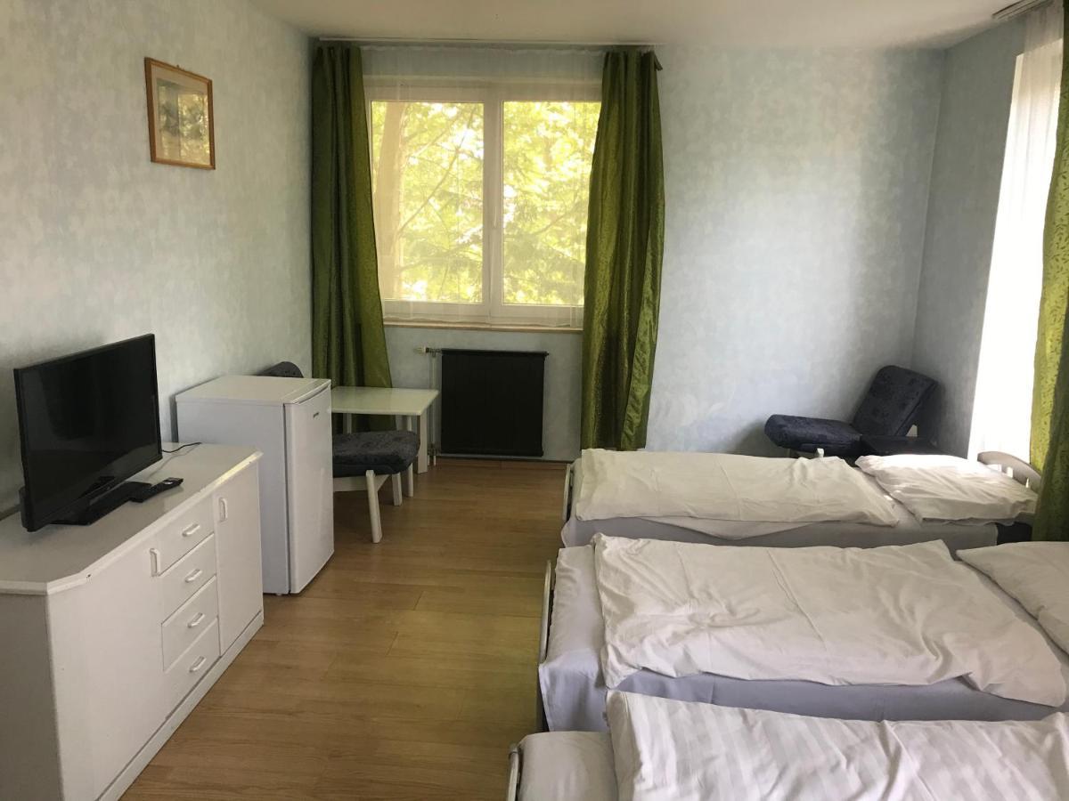 Francoise Szallo Balatonlelle Exteriör bild