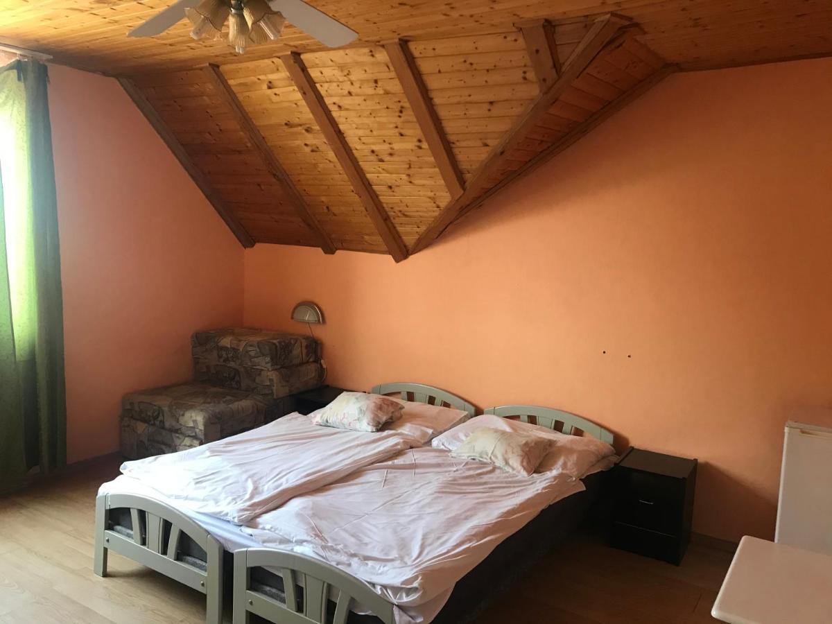 Francoise Szallo Balatonlelle Exteriör bild