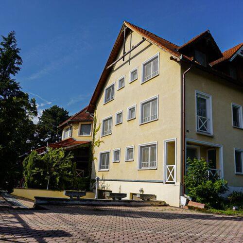 Francoise Szallo Balatonlelle Exteriör bild