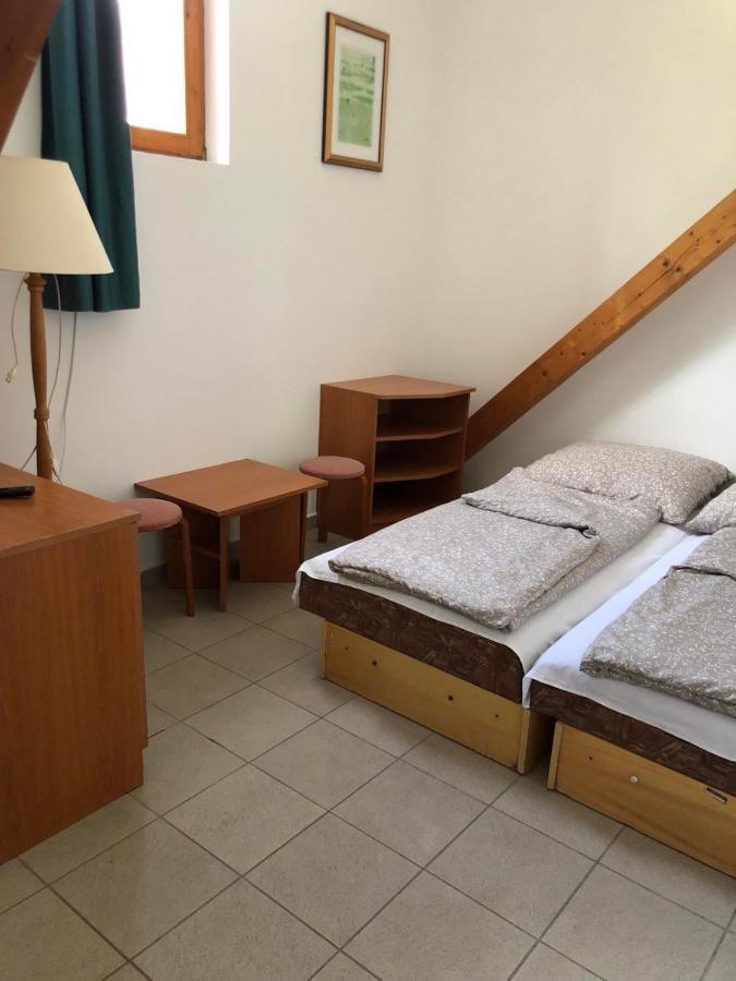 Francoise Szallo Balatonlelle Exteriör bild